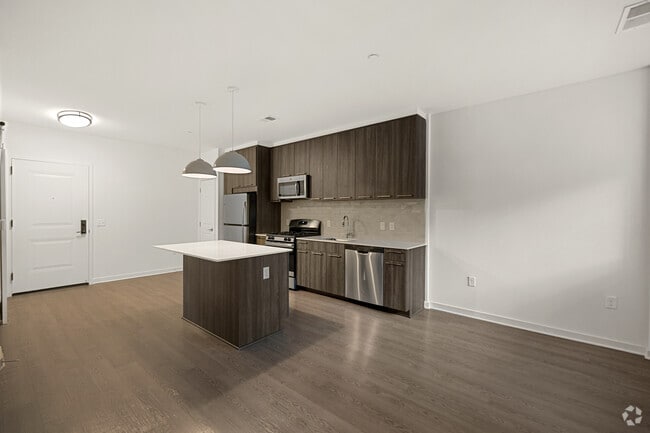 1BD, 1 BA - 762 SF - Cortland Columbia Pike