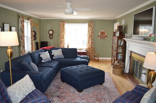 Foto del edificio - 7002 Hubbard Ave