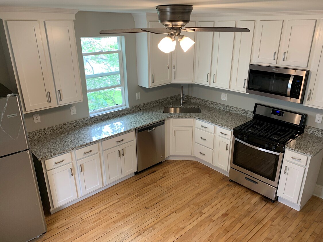 Foto principal - 2214 3rd St NE