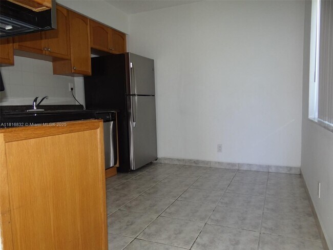 Foto del edificio - 812 NE 2nd St
