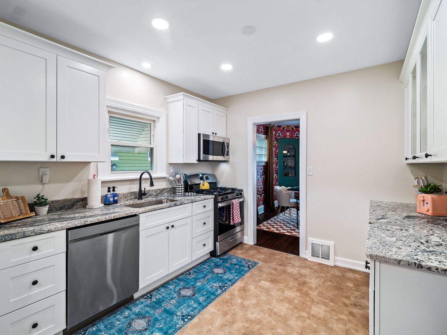 2001 Tampa Ave Cleveland, OH 44109 – photo 5