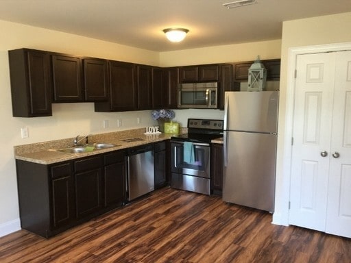 Foto del edificio - New build townhome!