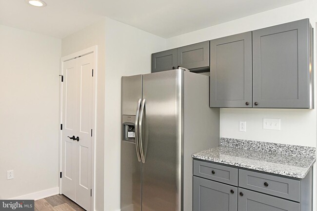 Foto del edificio - 16434 Combs Dr