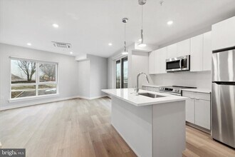 Building Photo - 3449 Scotts Ln