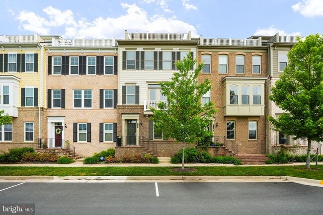 Building Photo - 1727 Cottonwood Grove Road