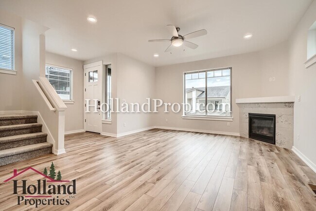 Foto del edificio - Brand-New Luxury Living Near Butternut Creek Park!