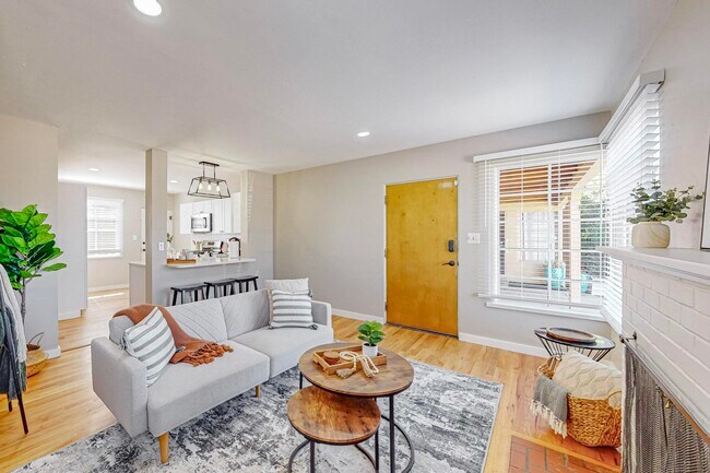 Foto del edificio - 228 Sierra Dr SE