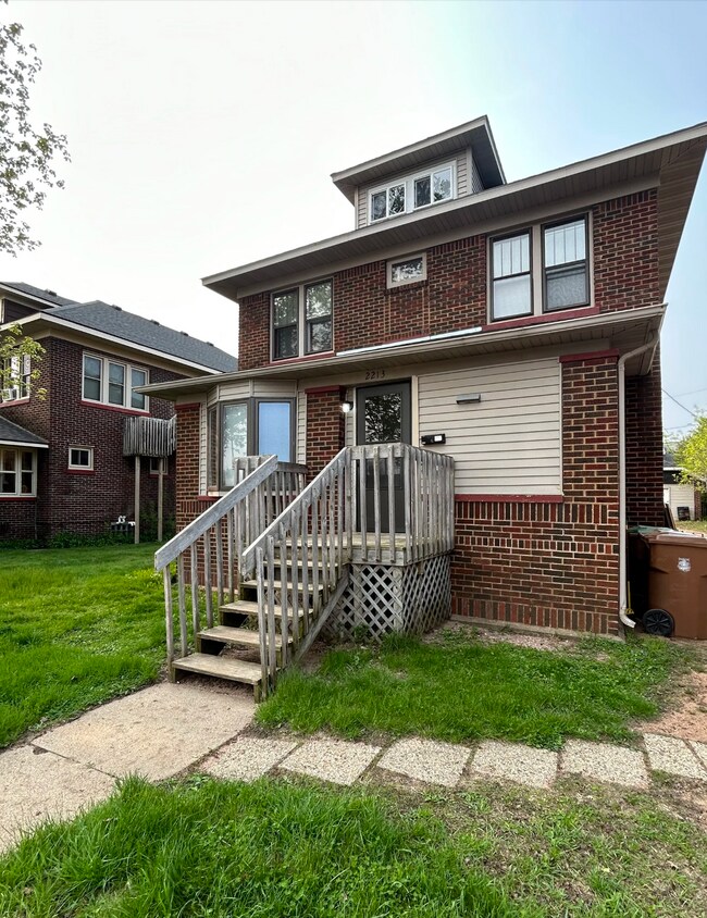 Building Photo - 2213 Sims Ave