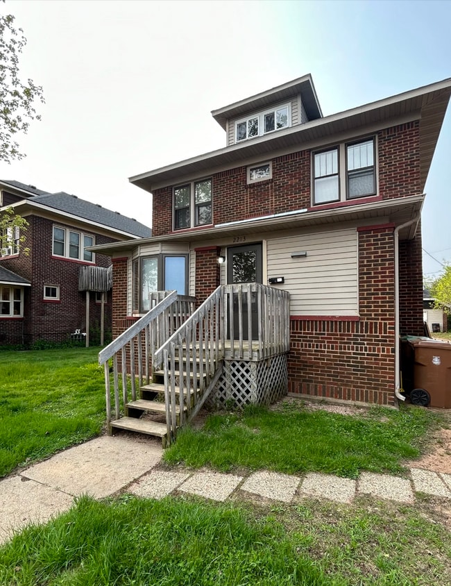 Building Photo - 2213 Sims Ave