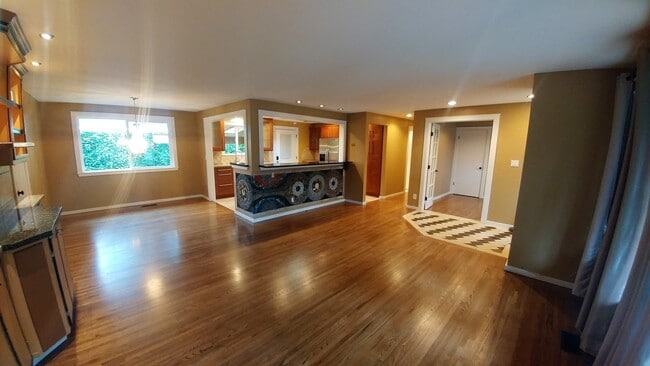 Building Photo - O&#39;Neill 7551