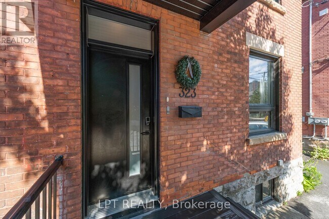 Building Photo - 323 Booth St