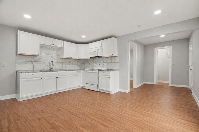 Foto del edificio - Affordable spacious 3bed/1bath unit!