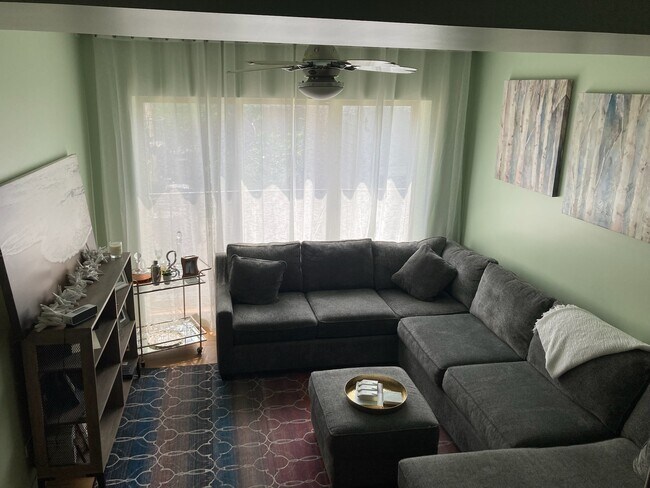 Foto del edificio - 2834 N Dawson Ave