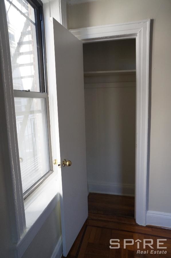 Building Photo - 115 Avenue S