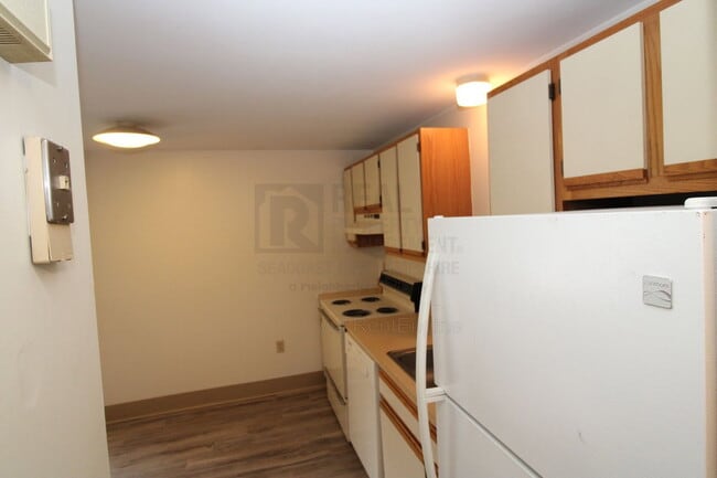 Building Photo - 28 Ivy Ln