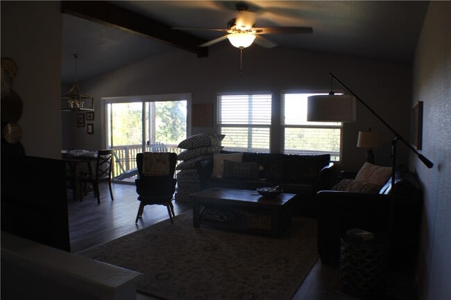 Building Photo - 4 Tilbury Ln