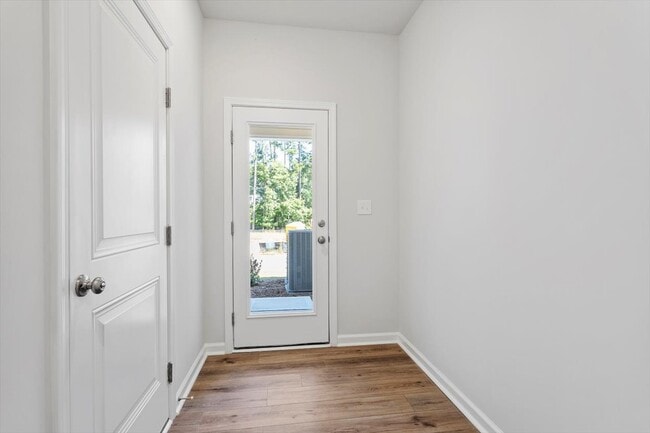 Building Photo - 372 Chesapeake Cmns St