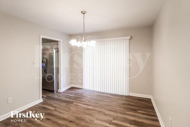 Building Photo - 5789 Bobbin Ln
