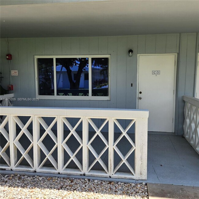 Foto del edificio - 2170 NE 51st Ct