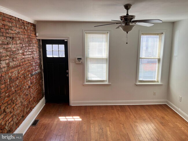 Building Photo - 2654 Agate St