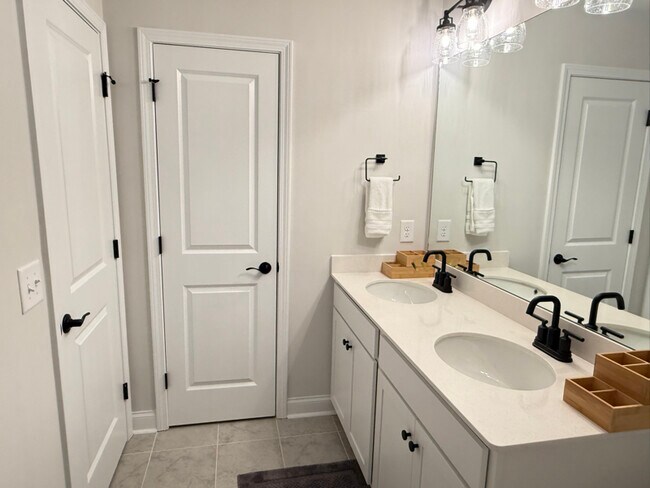 Building Photo - 4045 Grommet Ct