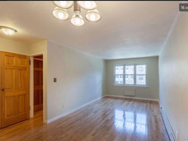 Foto del edificio - 240-19 70th Ave