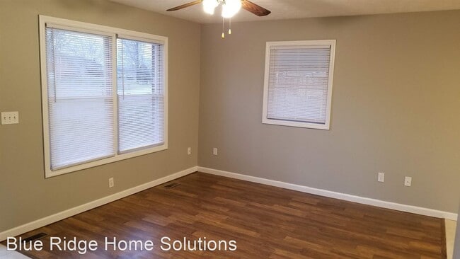 Building Photo - 4 br, 1.5 bath House - 426 Hilltop Drive