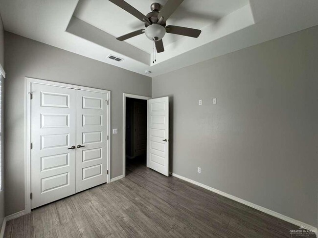 Building Photo - 6 N Winona Dr