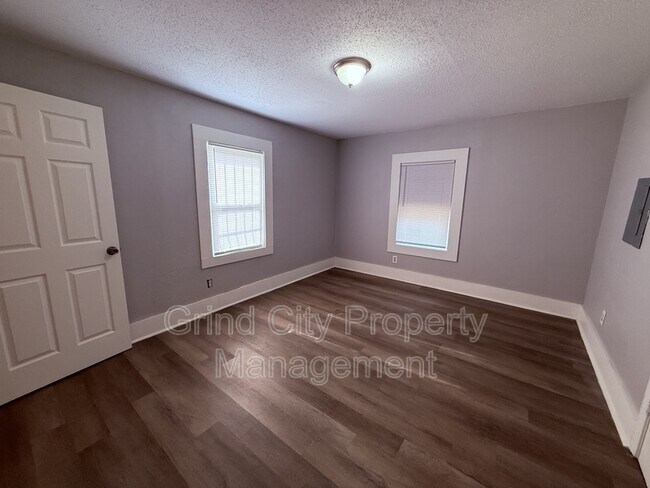 Foto del edificio - 1333 Fairfax St