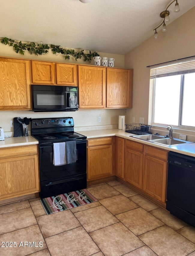 Building Photo - 12817 N El Frio St