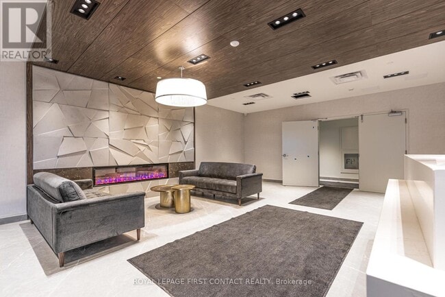 Building Photo - 58 Lakeside Ter