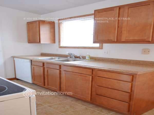 Building Photo - 4816 S Pitkin Way