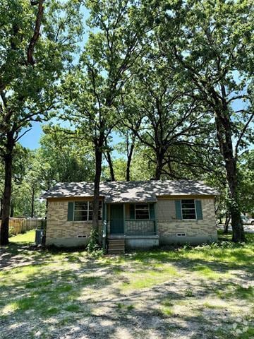 Building Photo - 405 Forest Ln