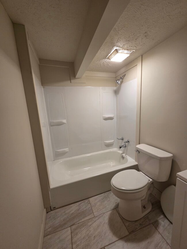 Building Photo - 35 Main St