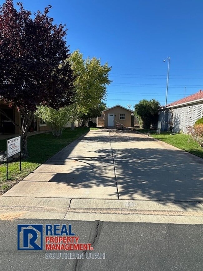 Building Photo - RV PAD with Casita