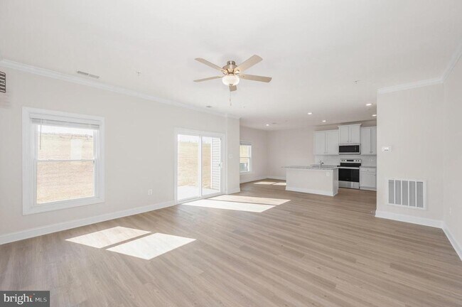 Foto del edificio - 9962 Roulette Dr