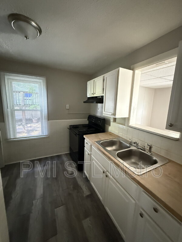 Photo - 2516 Tyrell Dr House