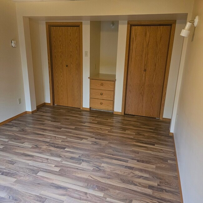 Building Photo - 4242 Panorama Dr