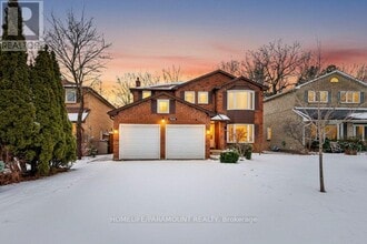 Building Photo - 1482 Queensbury Crescent