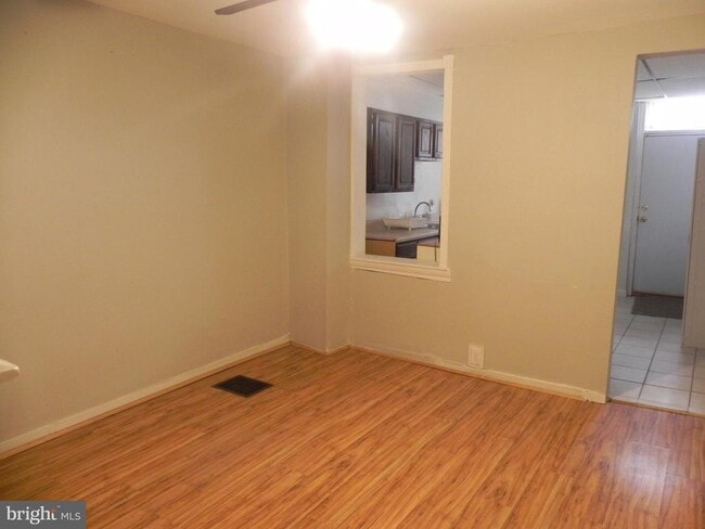 Foto del edificio - 319 W 28th St