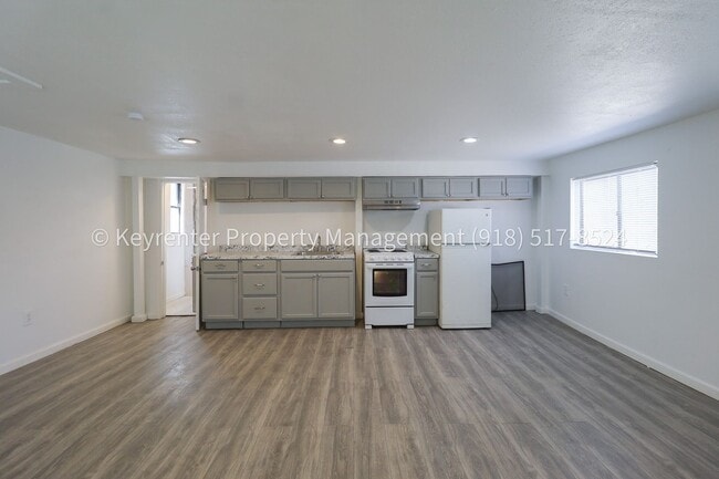 Foto del edificio - 732 N Victor Ave