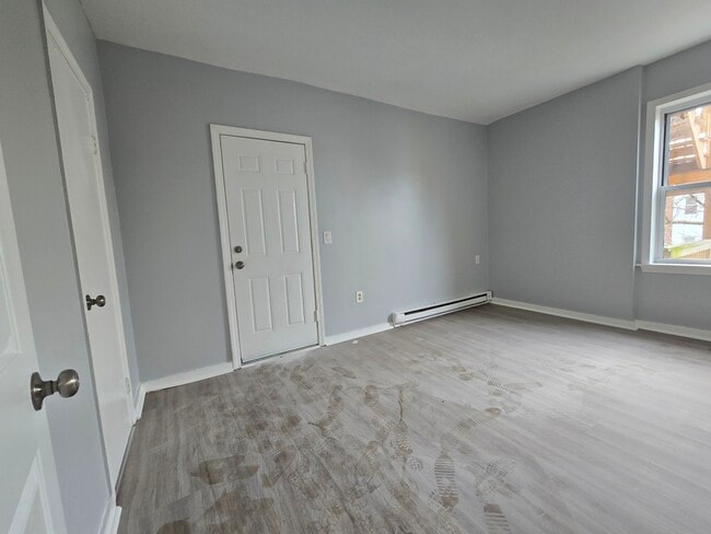 Building Photo - 25 Whittier St