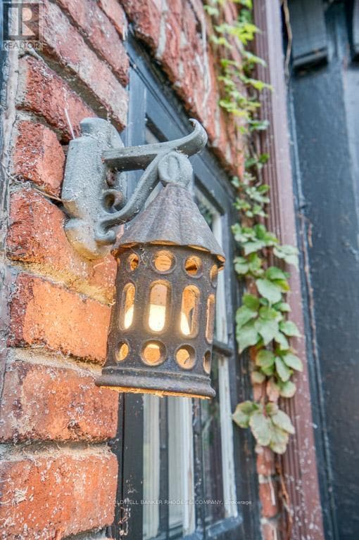 Building Photo - 8 Range Rd