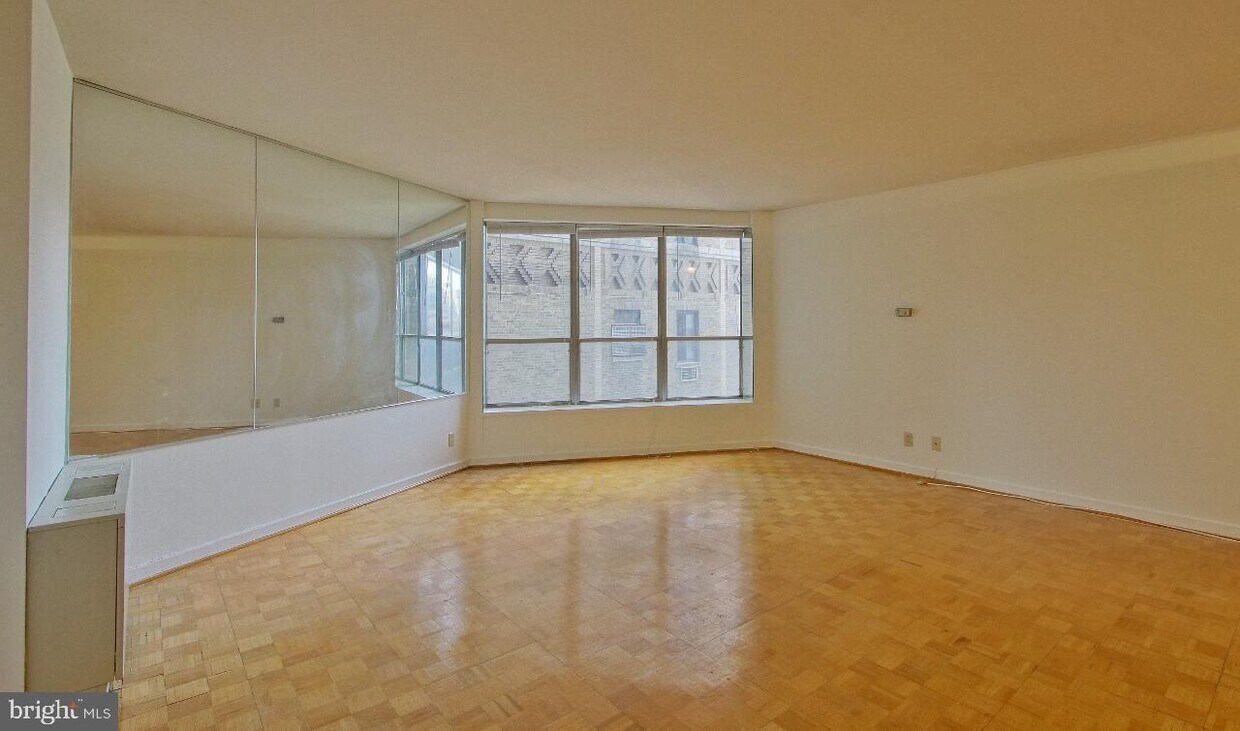 22430 W Rittenhouse Square Unit 2104, Philadelphia, PA 19103 Room
