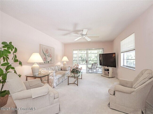Foto del edificio - 47 Woodland Dr