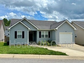 Building Photo - 33 Woodcreek Cir