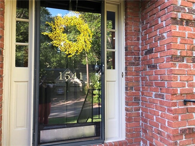 Foto del edificio - 1541 Tennessee Walker Dr NE