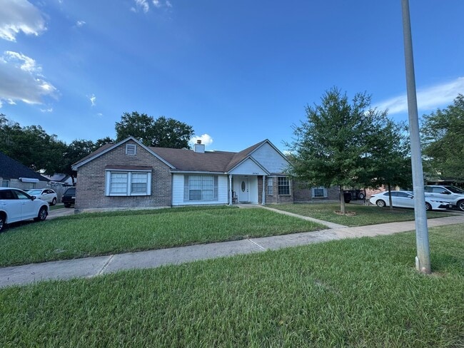 Building Photo - 19242 Woodglen Dr