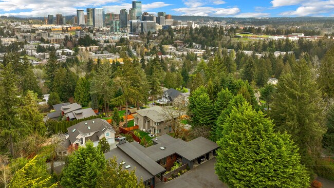 3 minutes from downtown Bellevue - 406 Detwiller Ln