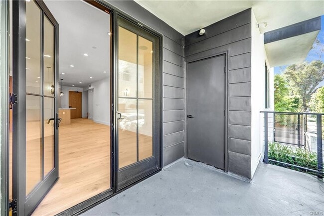 Foto del edificio - 10352 Riverside Dr